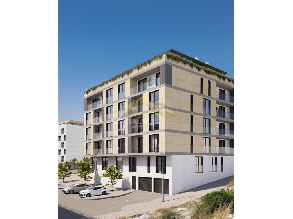 Apartamento T3 Duplex para venda - Junto á faculdade de medicina